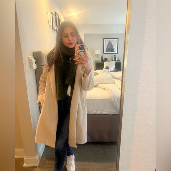 Meet your Posher, Elisa - Picture 1 of 1